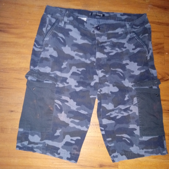 2 Used Men's Camo Shorts Lot Public Supply Co & Carhartt - Picture 5 of 7